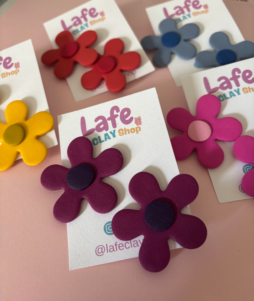 Color Bloom Studs