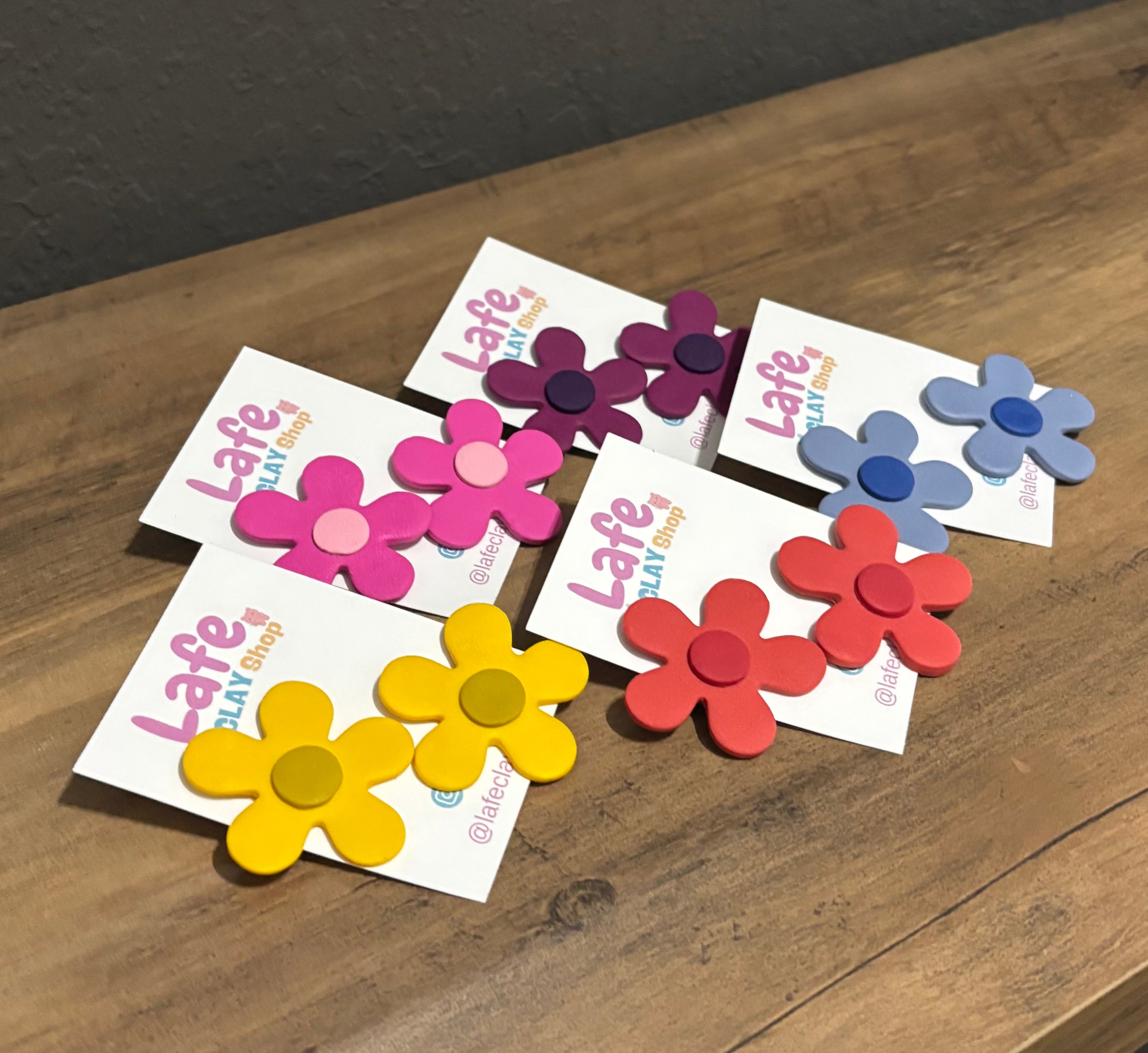 Color Bloom Studs