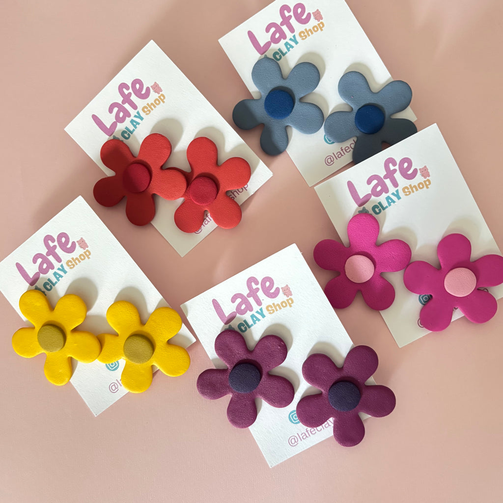 Color Bloom Studs
