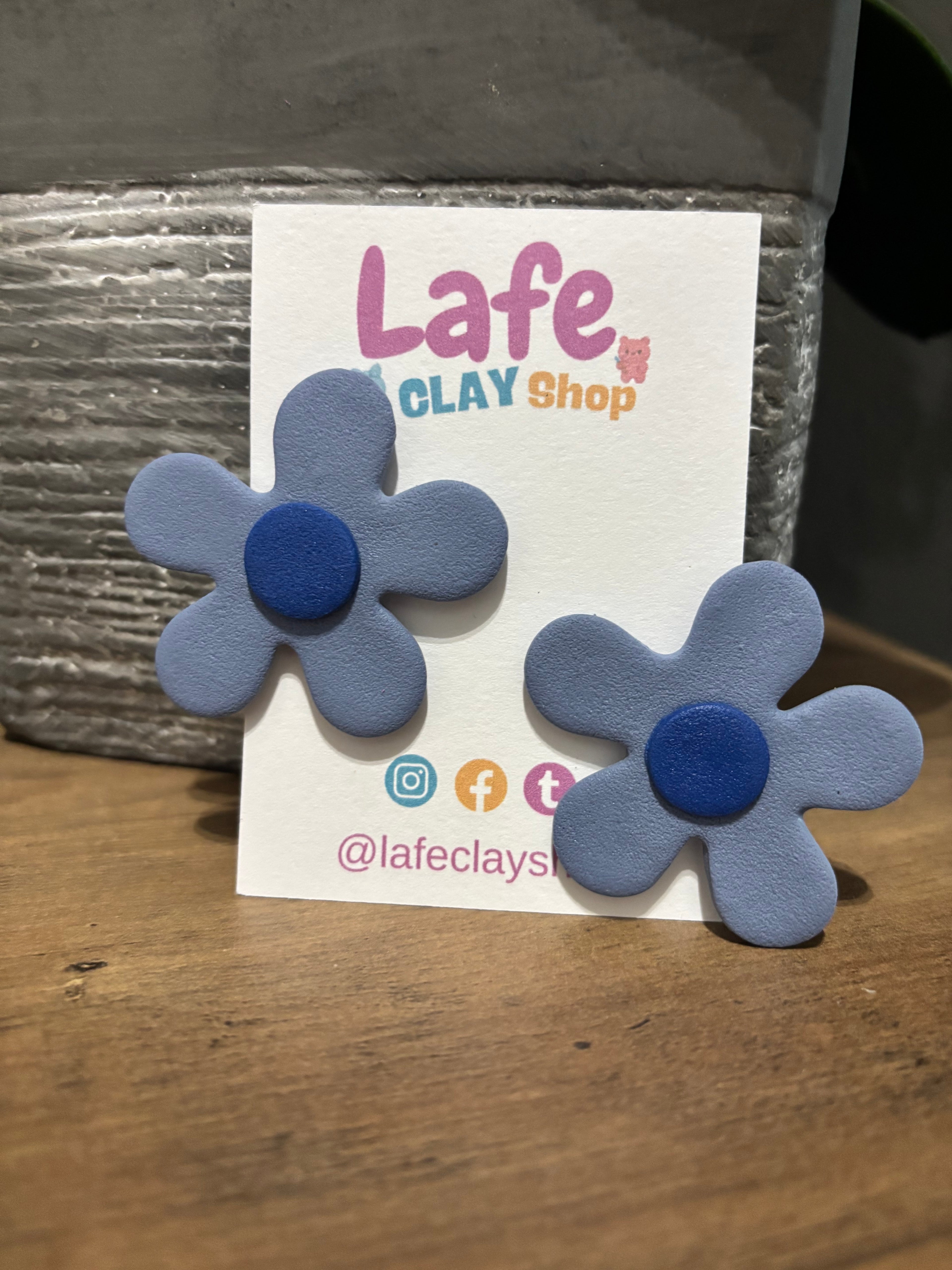 Color Bloom Studs